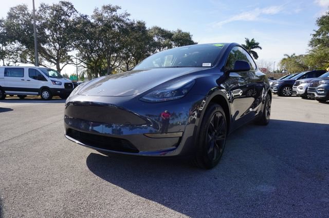 Used 2025 Tesla Model Y Long Range image 13