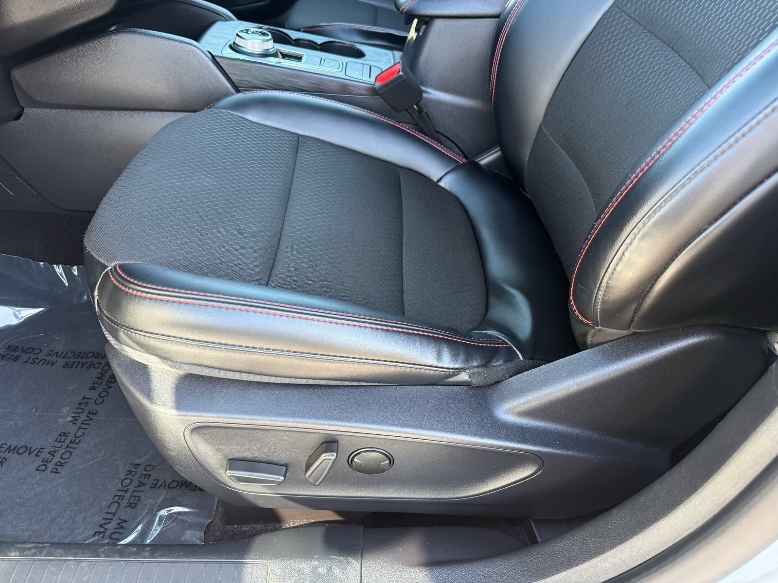 Used 2025 Ford Escape ST-Line FWD image 14