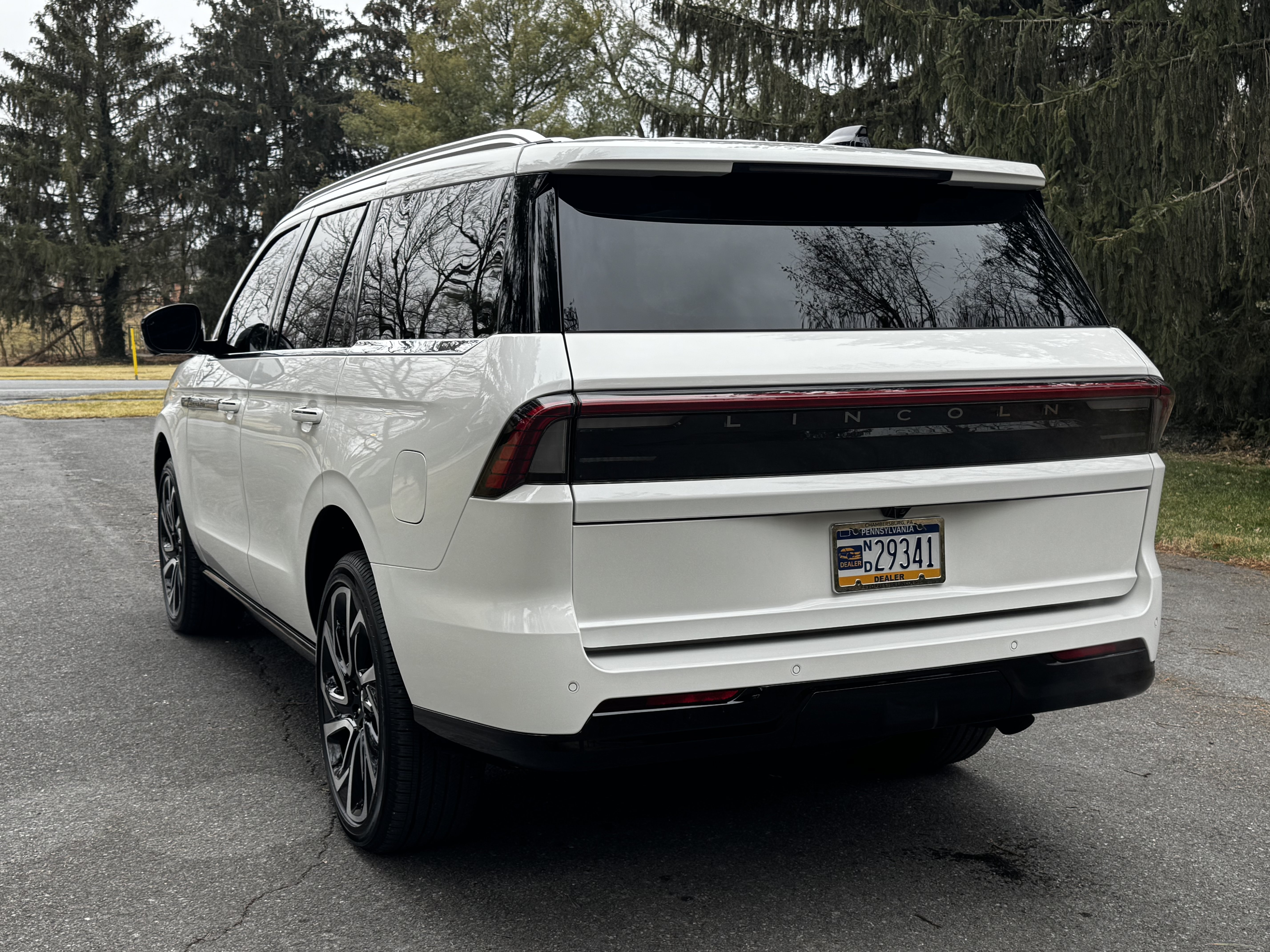 Used 2026 Lincoln Navigator Reserve AWD/4WD image 5