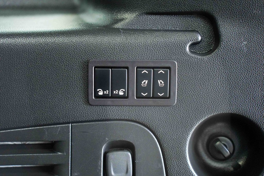 Used 2019 Chevrolet Suburban Premier image 13