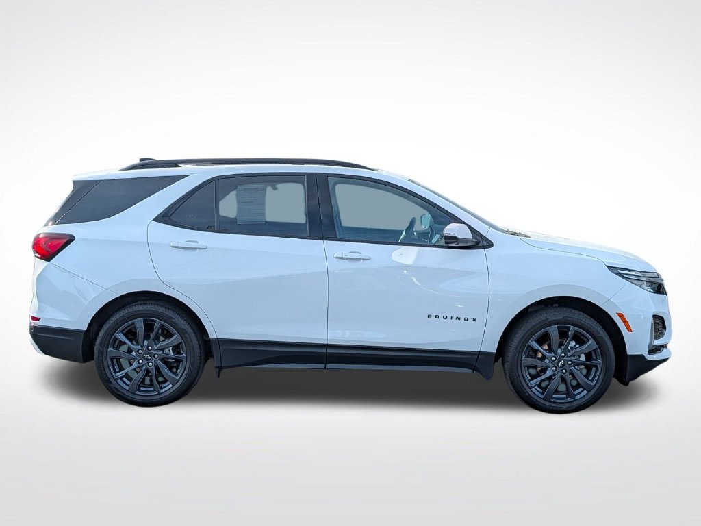 Used 2024 Chevrolet Equinox RS w/ RS Leather Package AWD/4WD image 2