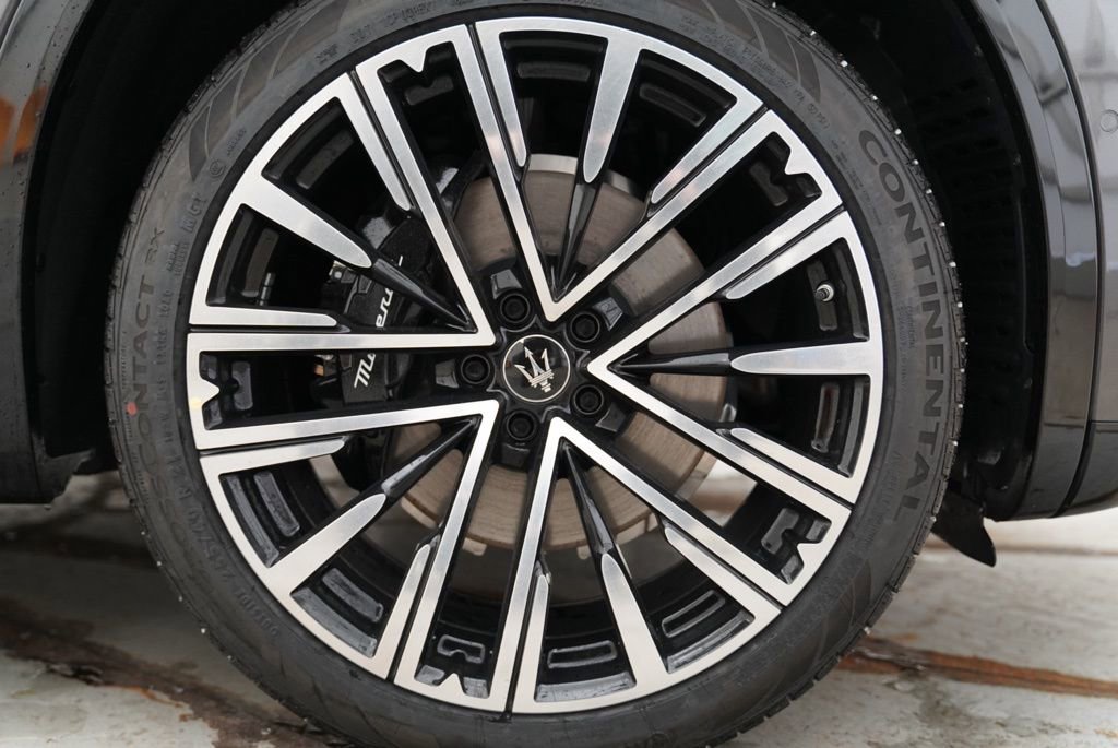 New 2025 Maserati Grecale Modena image 24