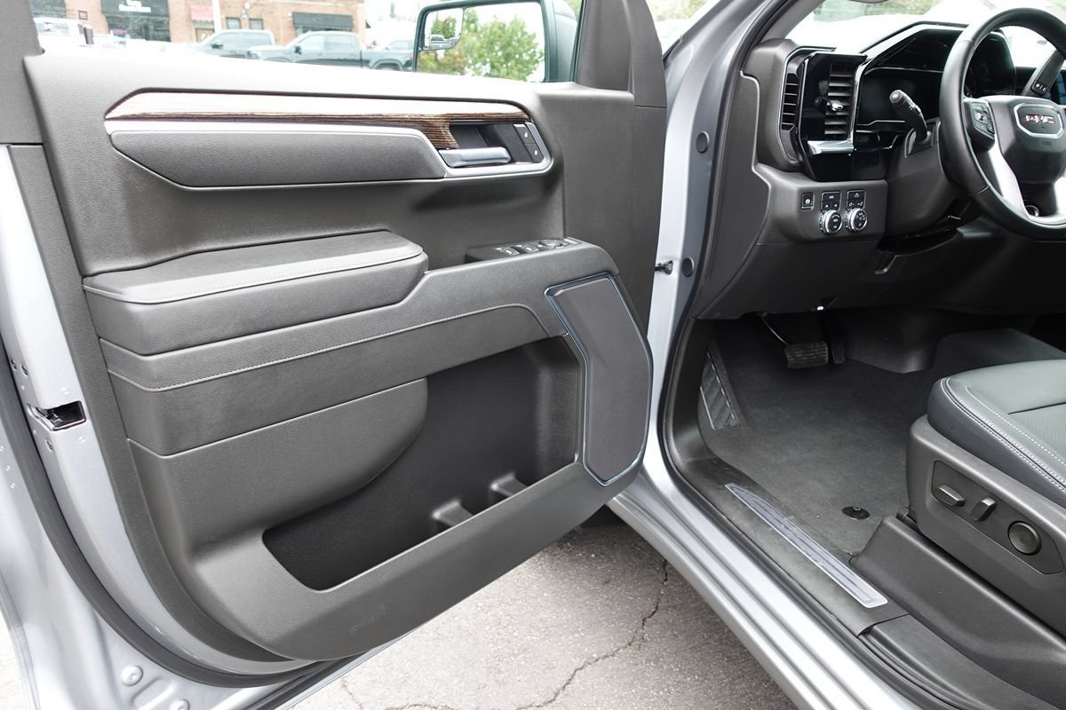 Used 2025 GMC Sierra 1500 Elevation AWD/4WD image 16