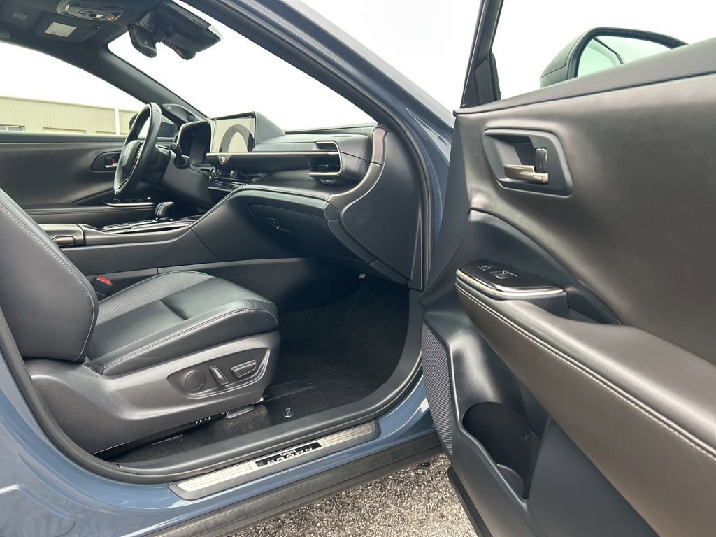 Used 2026 Toyota Crown Nightshade image 19