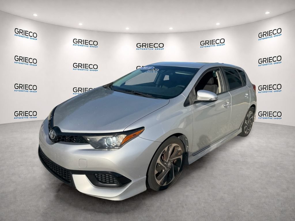 Used 2018 Toyota Corolla iM FWD image 3