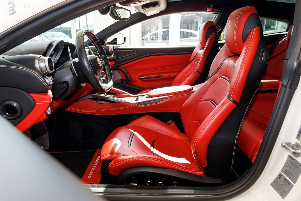 Used 2019 Ferrari GTC4Lusso image 10