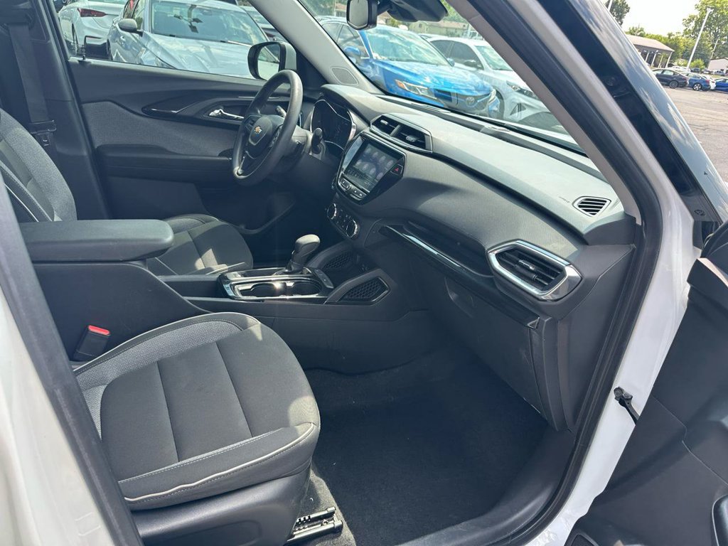 Used 2022 Chevrolet TrailBlazer LT w/ Convenience Package FWD image 19