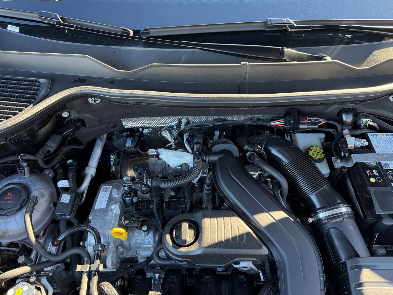 Used 2025 Volkswagen Taos SE image 32