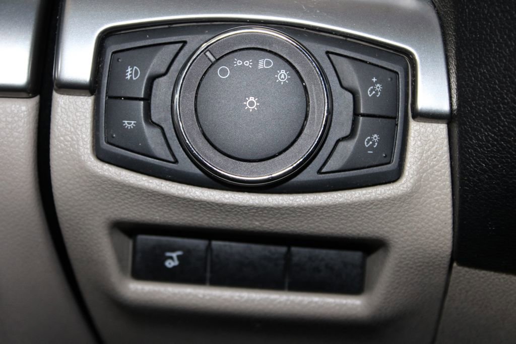 Used 2019 Ford Explorer XLT w/ Equipment Group 202A image 43