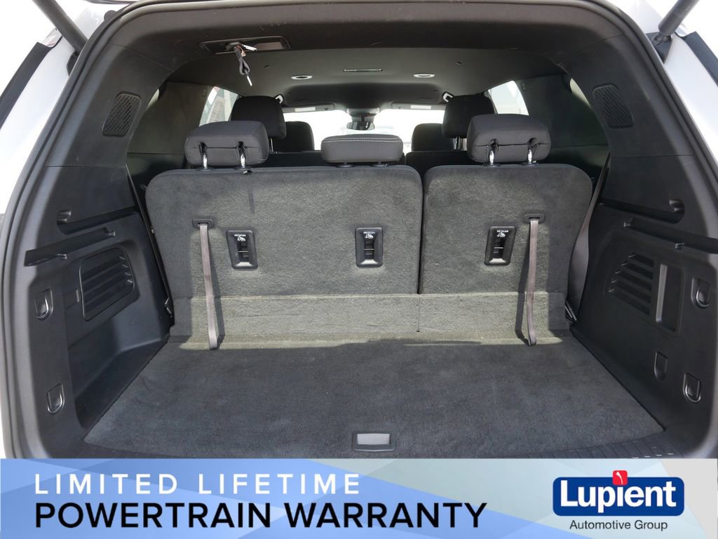 Used 2024 Chevrolet Traverse LS AWD/4WD image 8