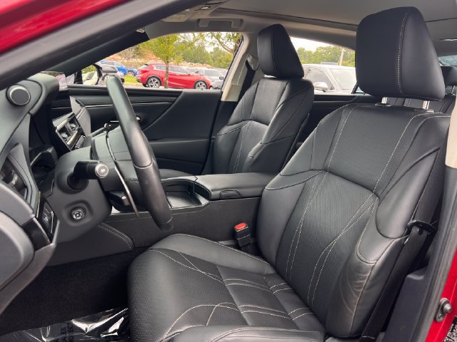 Used 2024 Lexus ES 350 w/ Technology Package FWD image 13