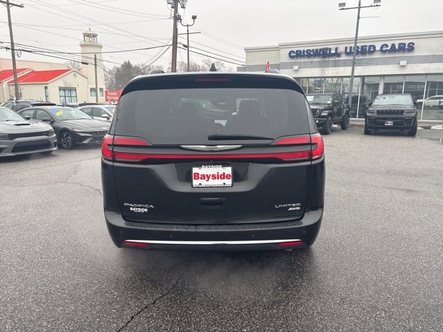 Used 2023 Chrysler Pacifica Limited image 32