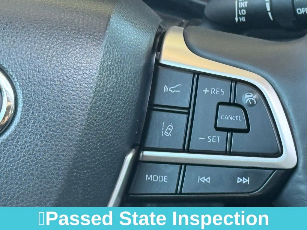 Used 2022 Toyota Highlander XLE image 26