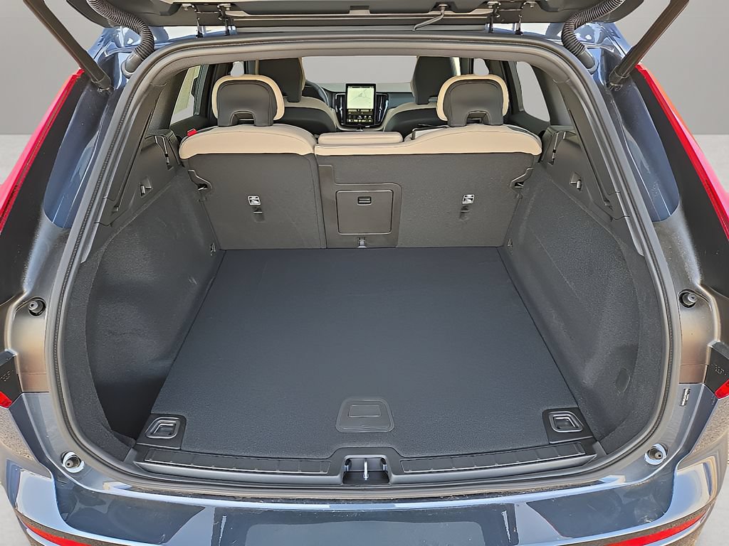 New 2026 Volvo XC60 B5 Core AWD/4WD image 23