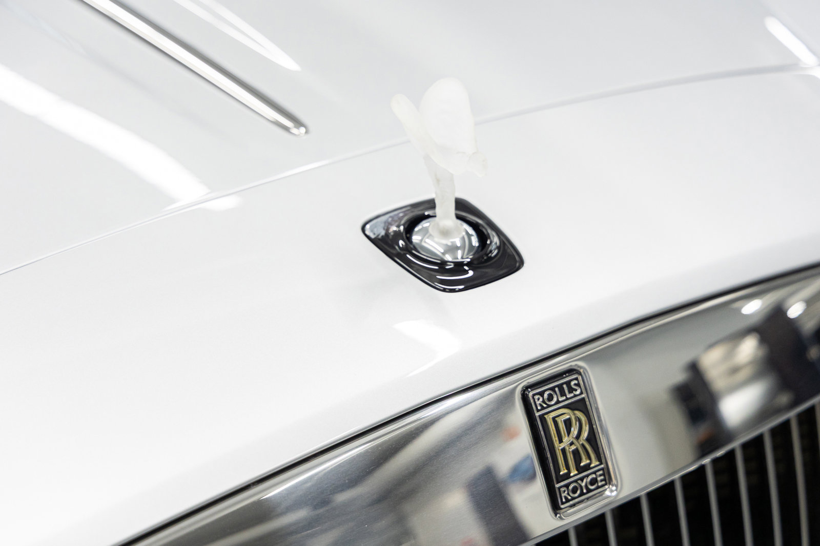 Used 2017 Rolls-Royce Dawn image 12