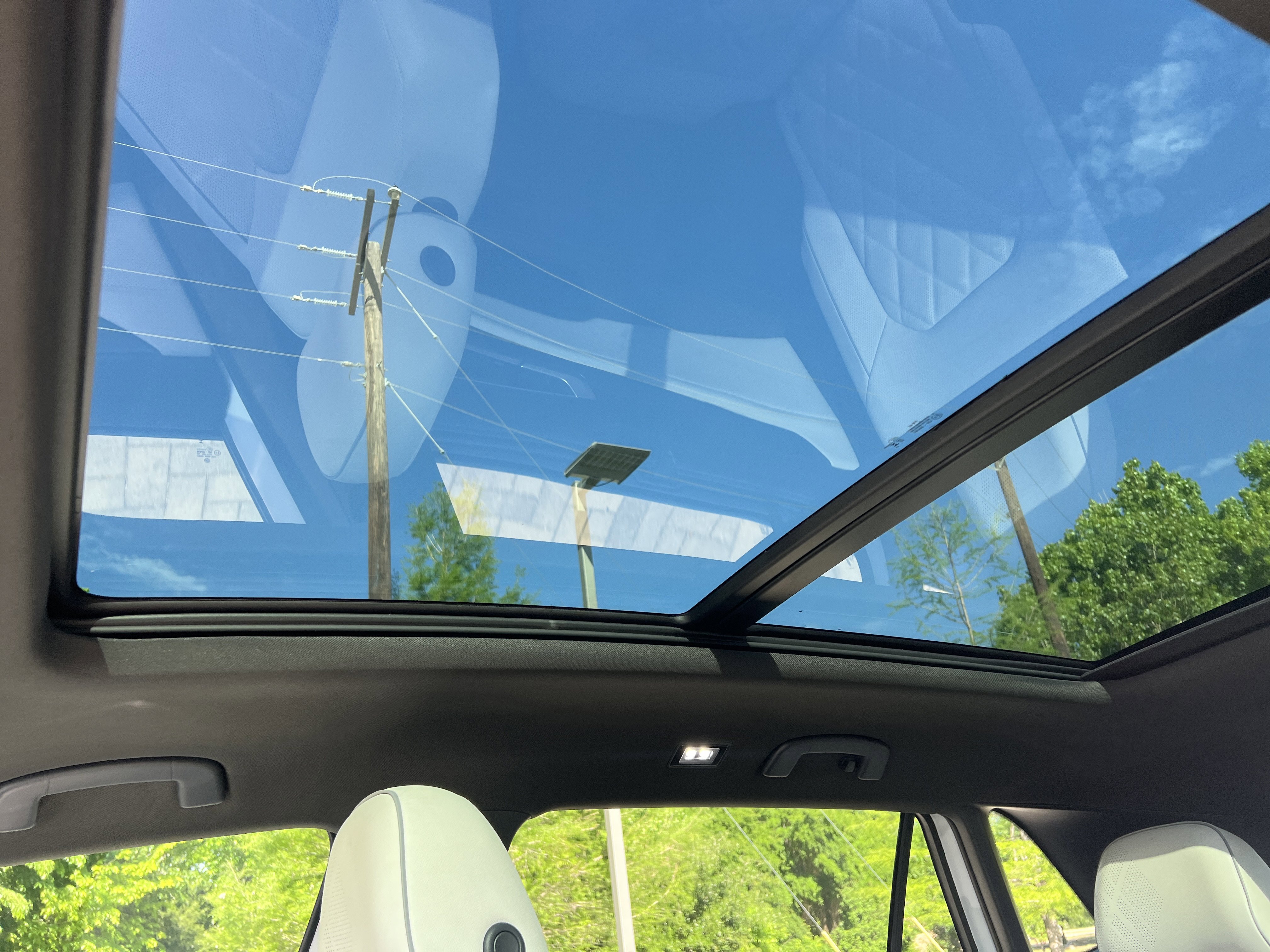 Used 2025 Volkswagen Atlas Cross Sport SEL Premium R-Line image 27