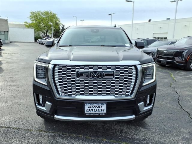 Used 2023 GMC Yukon Denali w/ Advanced Technology Package AWD/4WD image 12