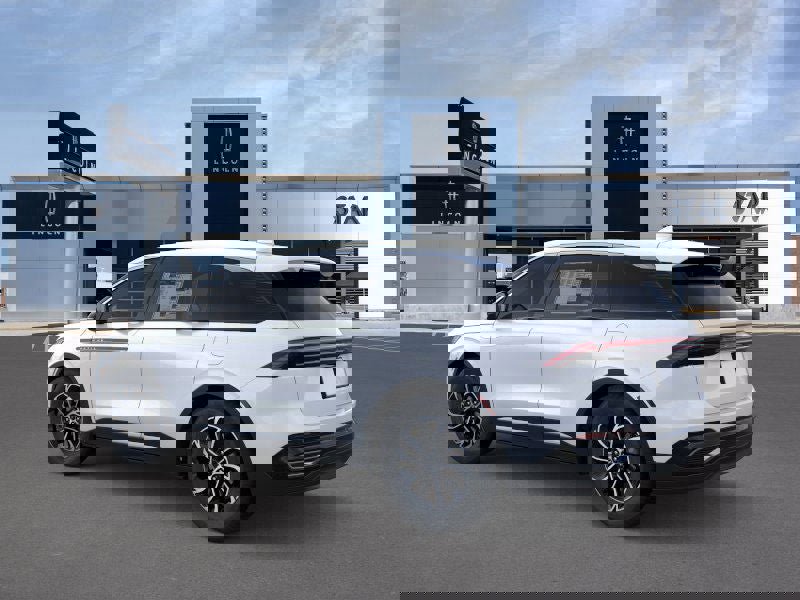 New 2026 Lincoln Nautilus Premier image 4