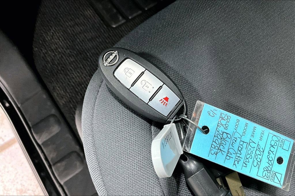 Used 2025 Nissan Frontier S w/ S Utility Package image 13