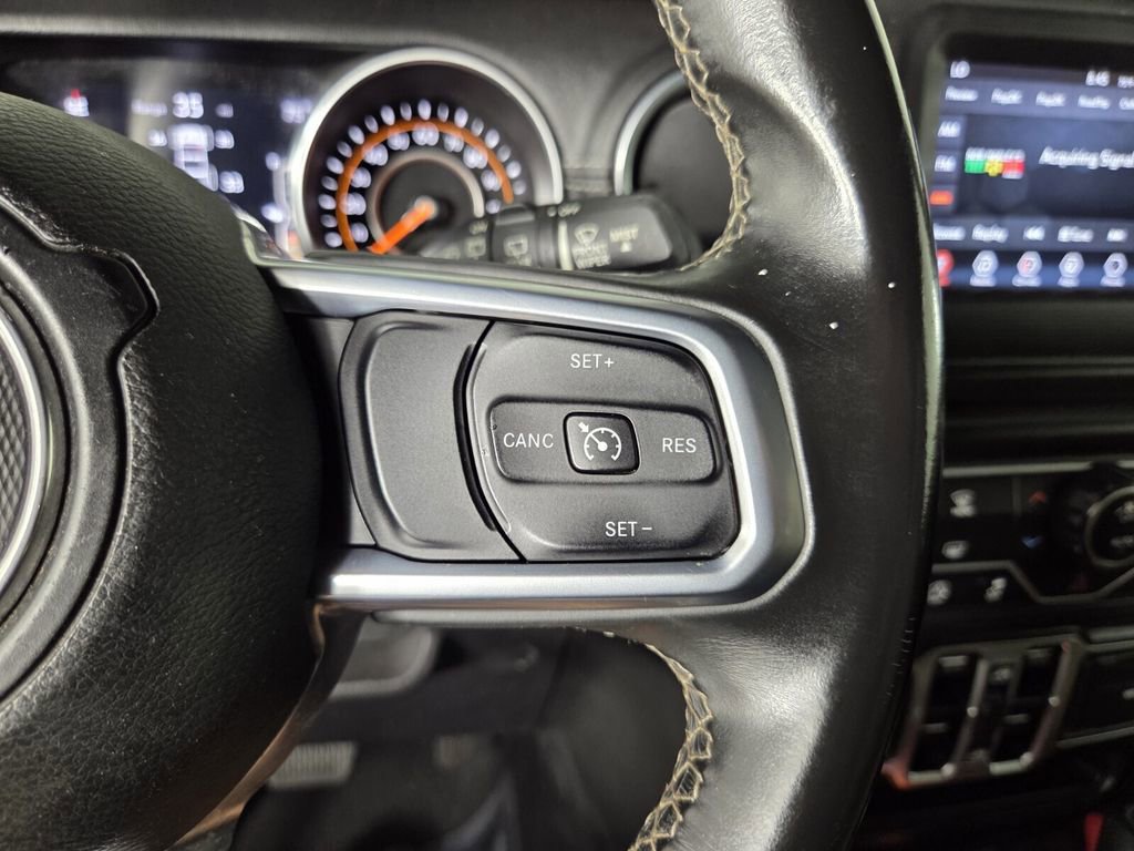 Used 2018 Jeep Wrangler Unlimited Sahara w/ Safety Group image 17