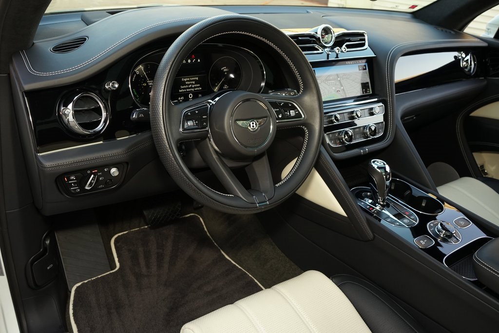 Used 2023 Bentley Bentayga Plug-In Hybrid image 8