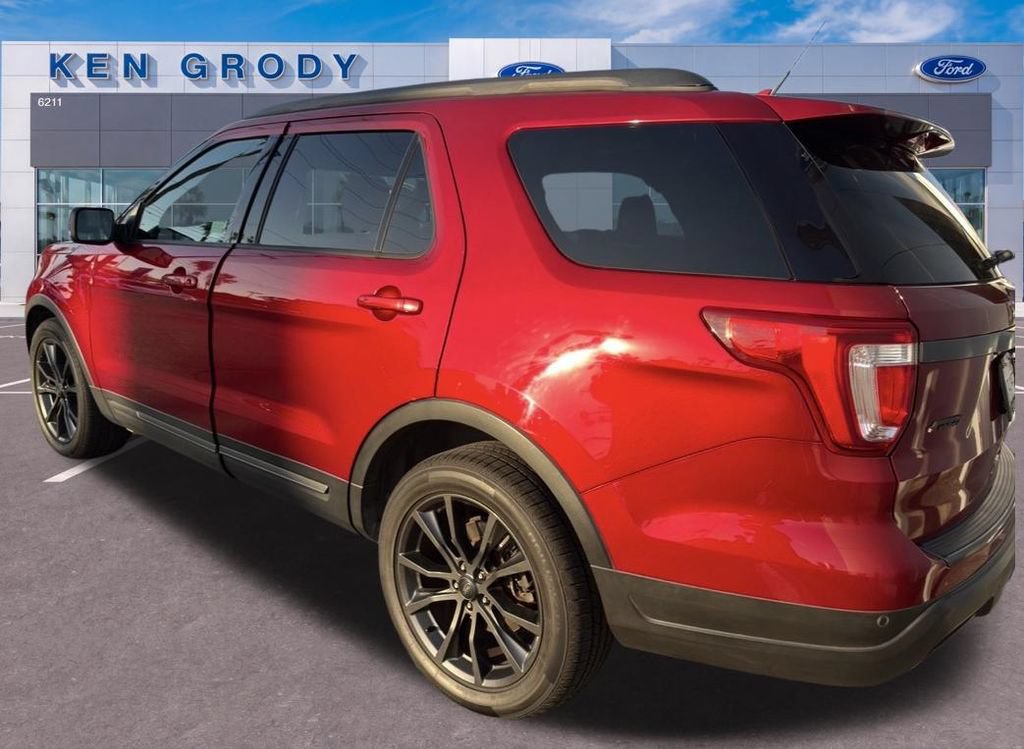 Used 2019 Ford Explorer XLT w/ Equipment Group 202A FWD image 9