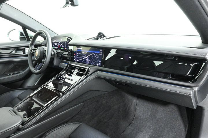 New 2025 Porsche Panamera 4 image 23