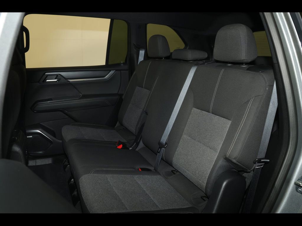 Used 2025 GMC Acadia Elevation image 30