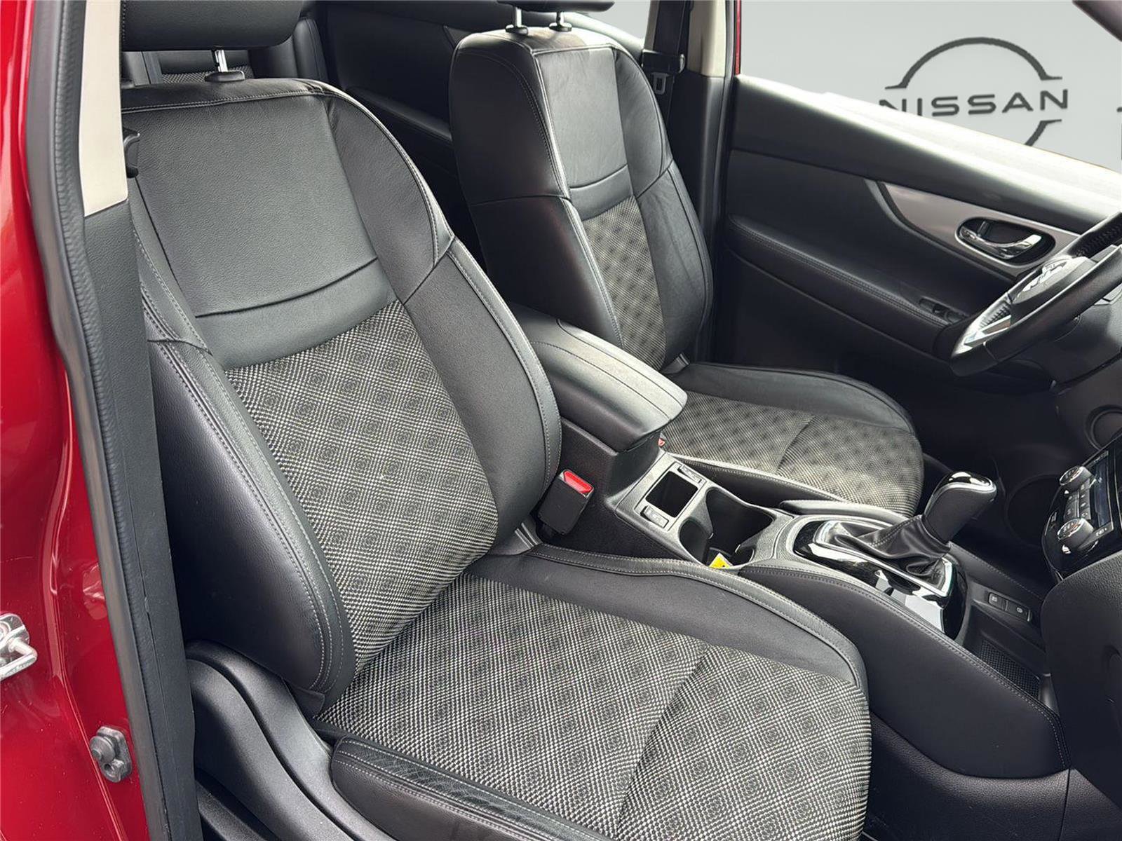 Used 2020 Nissan Rogue Sport SV w/ Technology Package image 35