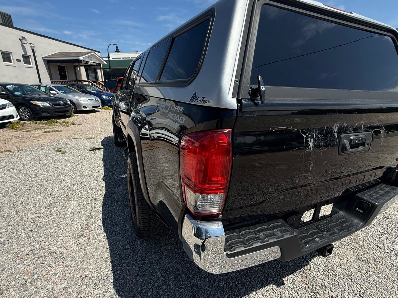 Used 2016 Toyota Tacoma TRD Off-Road w/ Towing Package RWD image 12