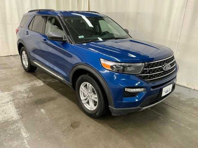 Used 2023 Ford Explorer XLT w/ Equipment Group 202A image 2