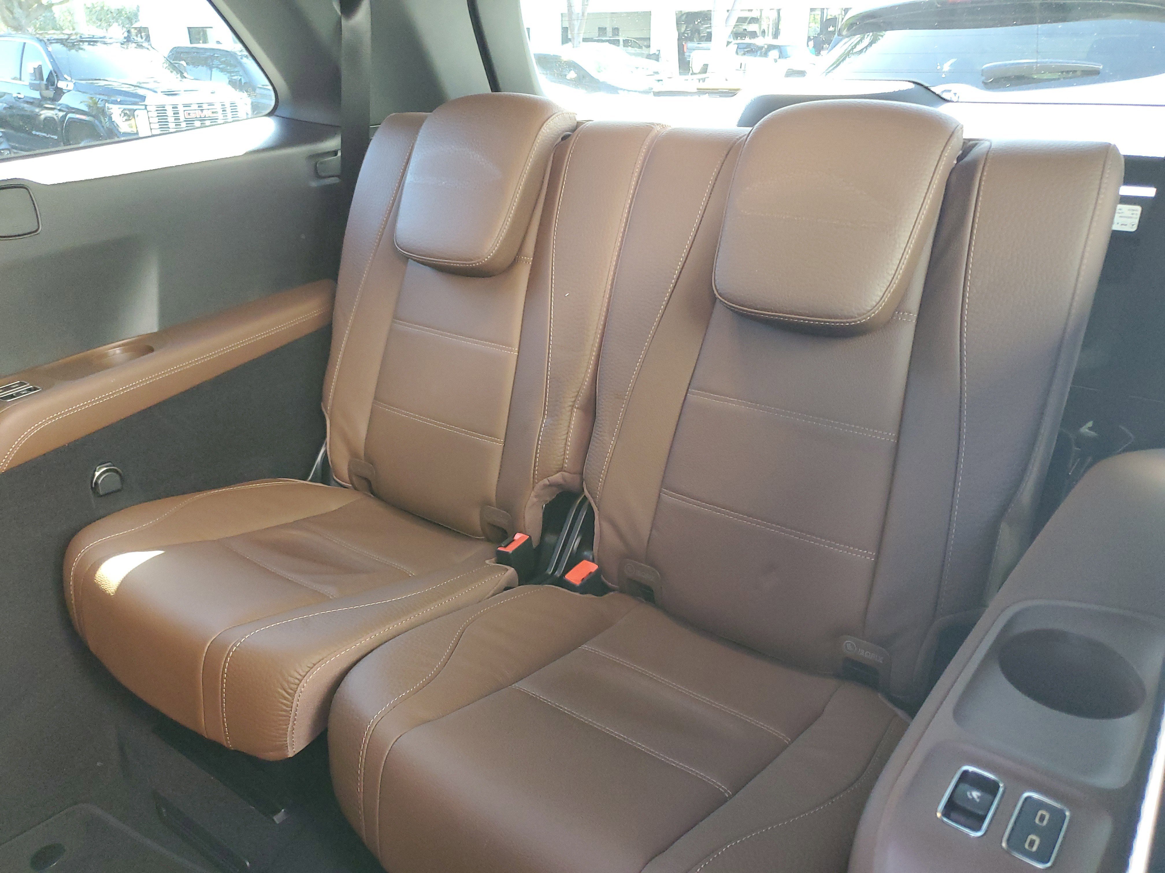 Used 2024 Mercedes-Benz GLS 450 4MATIC image 13