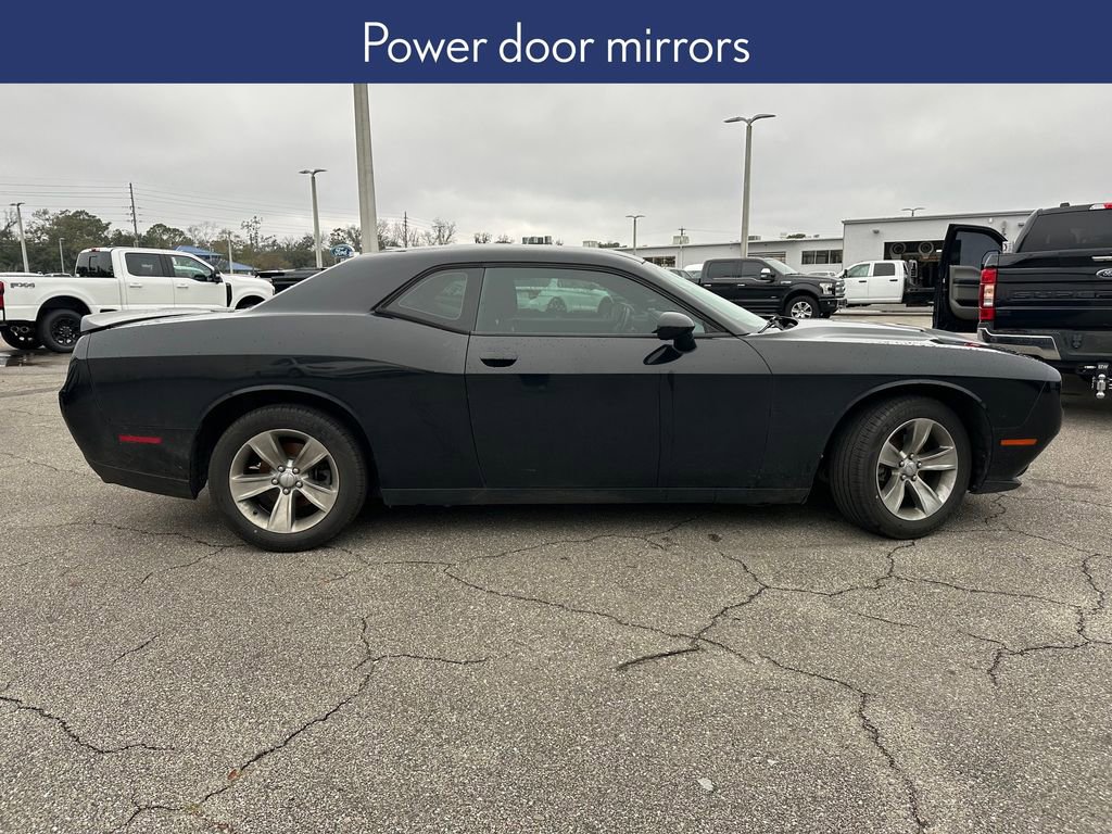 Used 2019 Dodge Challenger SXT image 8