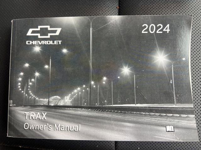 Used 2024 Chevrolet Trax RS w/ Driver Confidence Package image 14