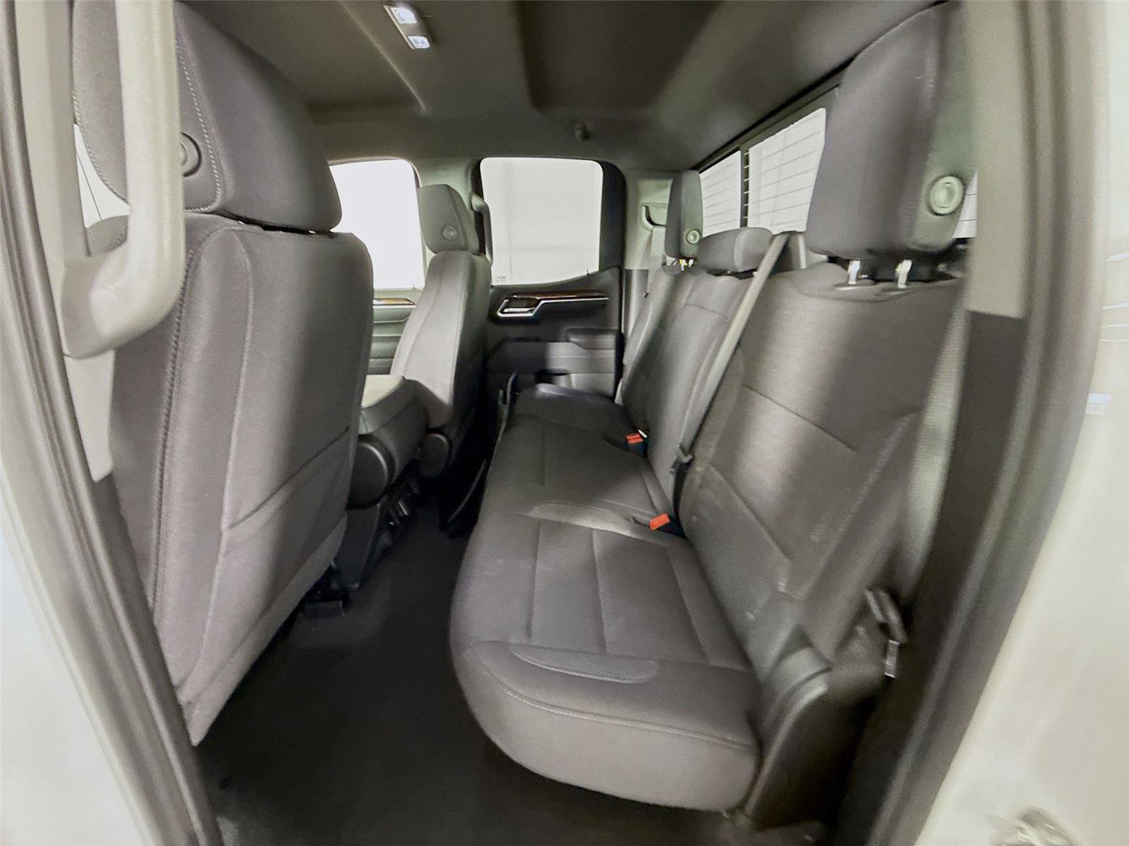 New 2026 GMC Sierra 1500 SLE w/ Preferred Package image 18