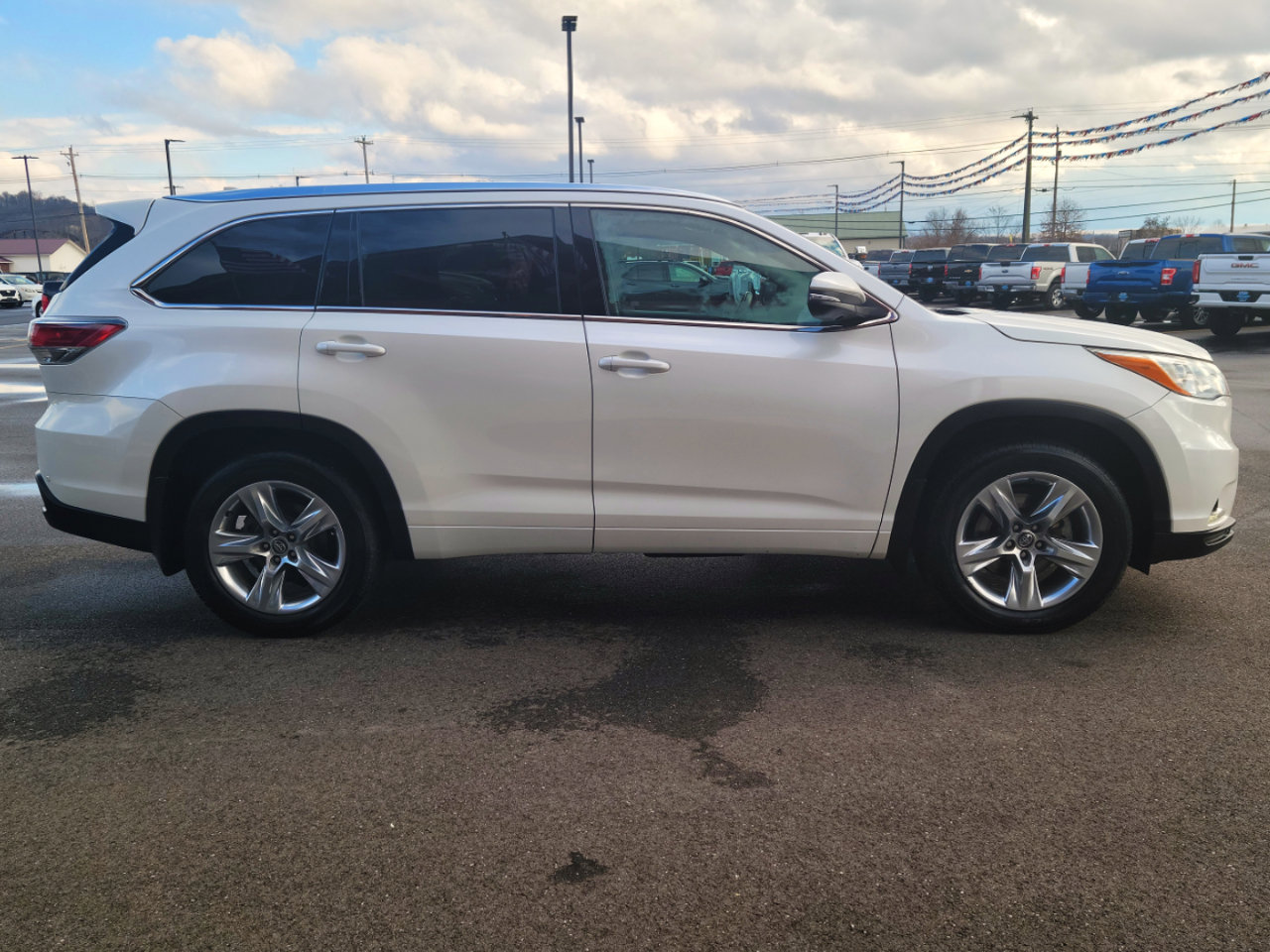 Used 2016 Toyota Highlander Limited image 30