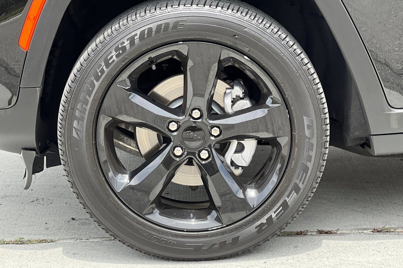 Used 2023 Jeep Grand Cherokee Altitude AWD/4WD image 25