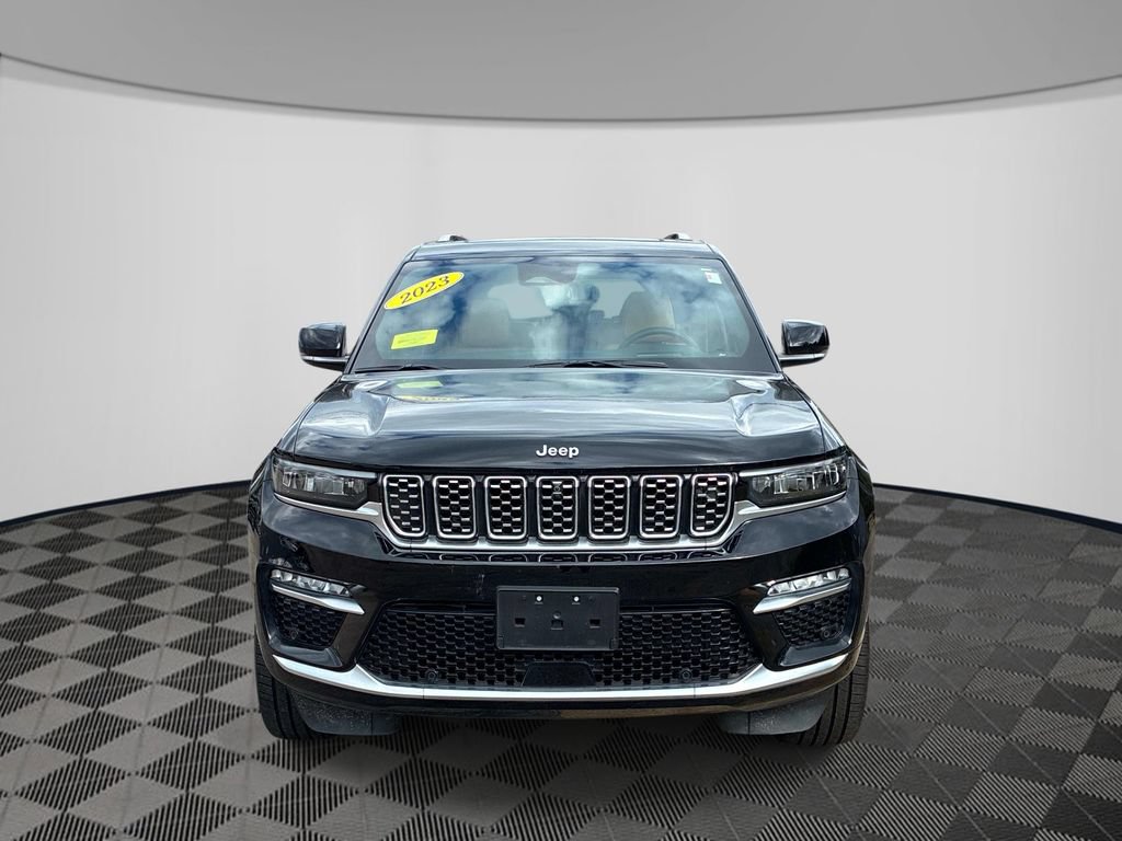 Used 2023 Jeep Grand Cherokee Summit AWD/4WD image 2