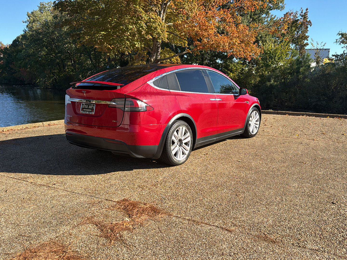 Used 2016 Tesla Model X 75D AWD/4WD image 4