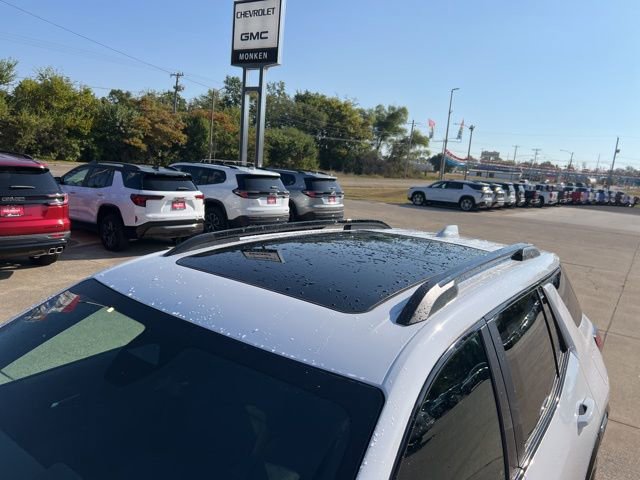 New 2026 GMC Terrain AT4 w/ Convenience Package III image 9