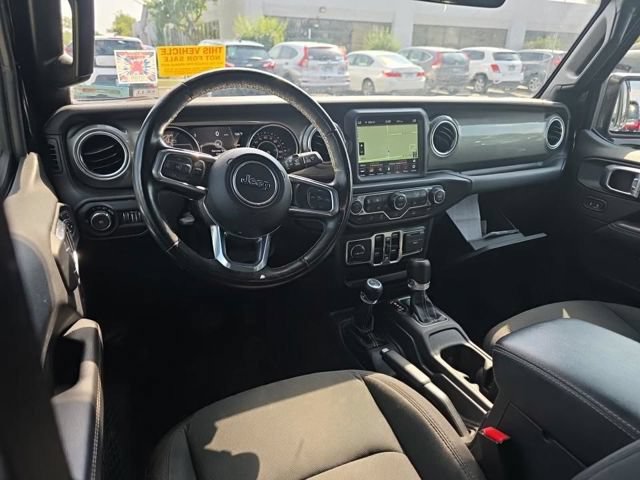 Used 2022 Jeep Wrangler Unlimited Sahara w/ Cold Weather Group AWD/4WD image 8
