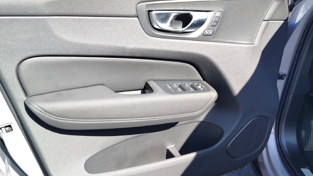 New 2026 Volvo XC60 B5 Plus w/ Climate Package AWD/4WD image 8