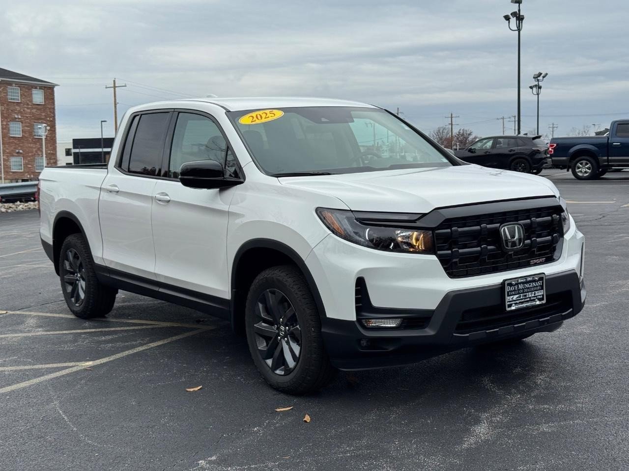 Certified 2025 Honda Ridgeline Sport image 2