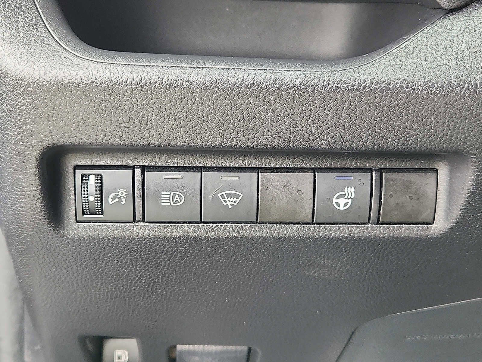 Used 2021 Toyota RAV4 XLE w/ XLE Grade Weather Package image 22