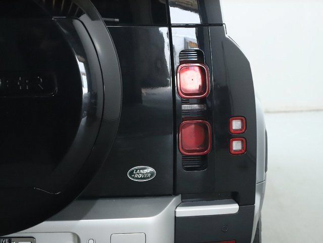 Certified 2023 Land Rover Defender 130 SE AWD/4WD image 48