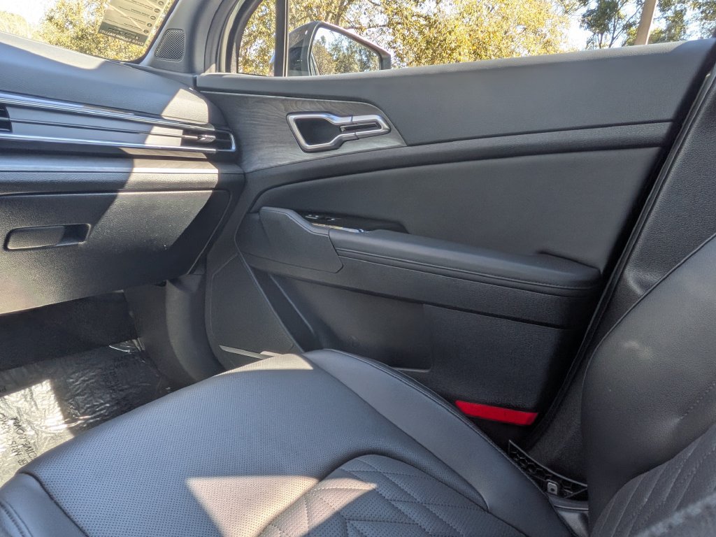 Used 2025 Kia Sportage X-Line w/ Premium Package AWD/4WD image 16
