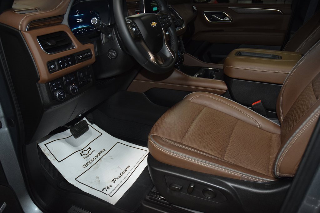 Used 2024 Chevrolet Suburban High Country image 39