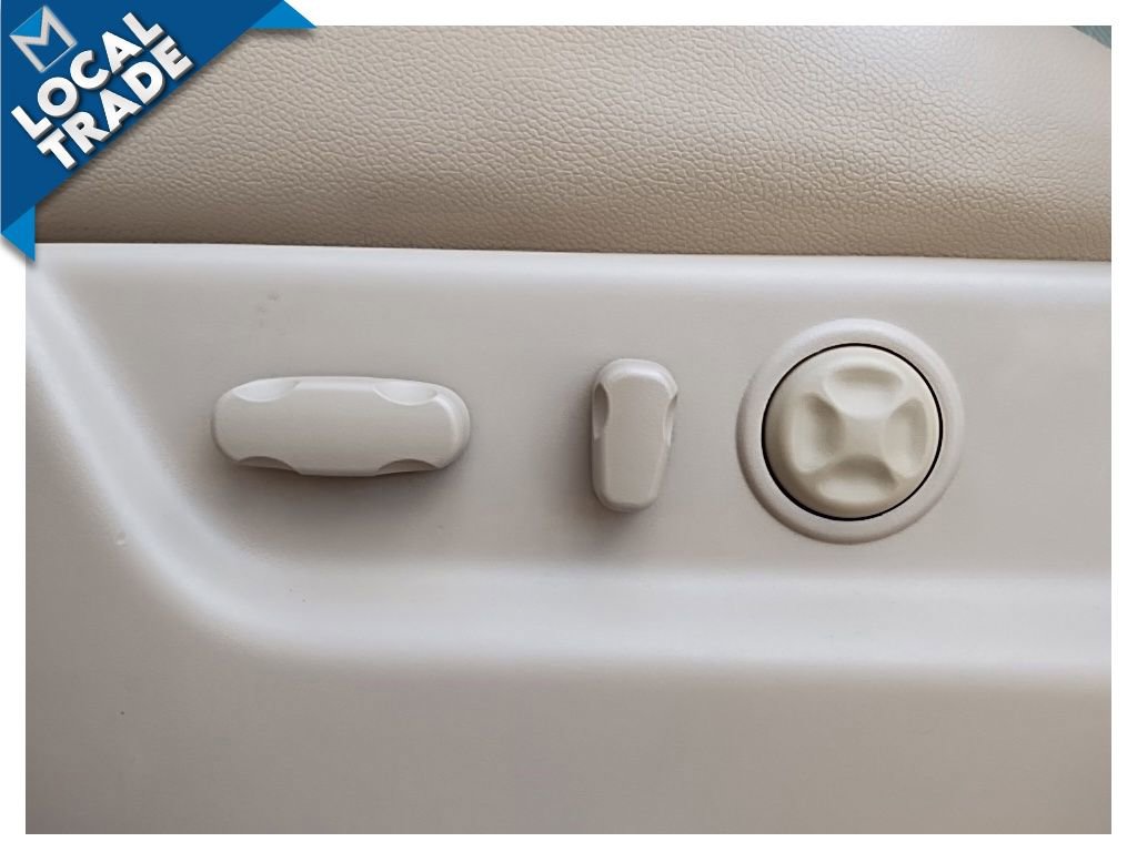 Used 2013 Chevrolet Avalanche LTZ AWD/4WD image 17