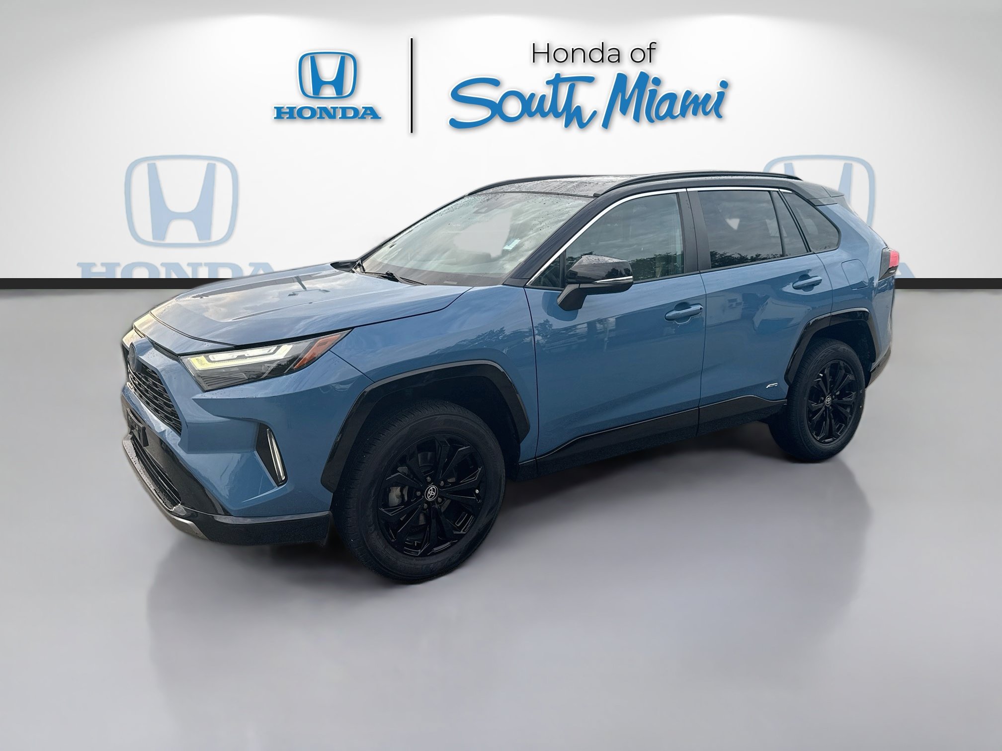 Used 2023 Toyota RAV4 XSE w/ XSE Grade Weather Package AWD/4WD image 3