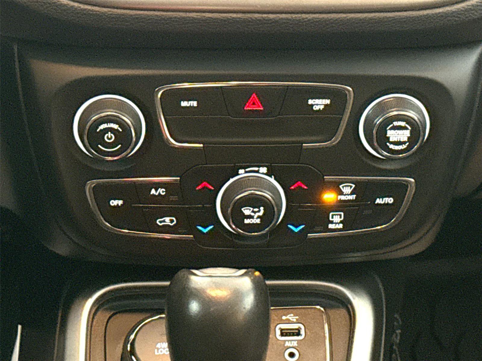 Used 2018 Jeep Compass Latitude w/ Popular Equipment Group image 16